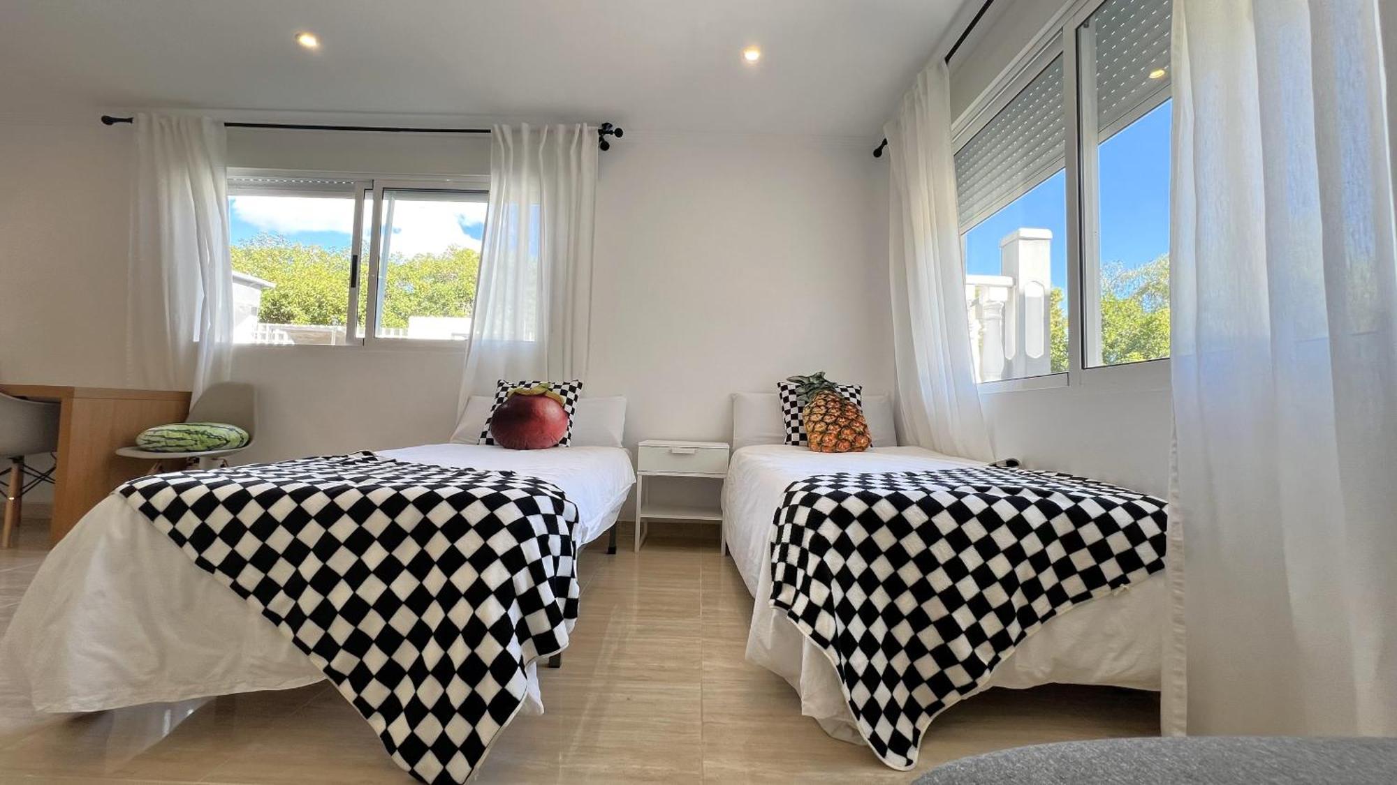 Kiwidestiny Alicante San Juan  Ngoại thất bức ảnh
